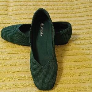 VIVAIA sz 37.5 (US 7-7 1/2) Emerald Green Woven Shoes. NWOT